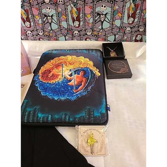 The Bookish Box Accessories 6pc Bundle T Shirt Sz M– No Book Included + bonus - Picture 4 of 8